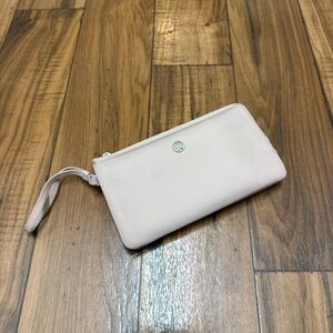 Lululemon Wallet Double Zip Wristlet Light Pink Classic Inner Pockets Clutch